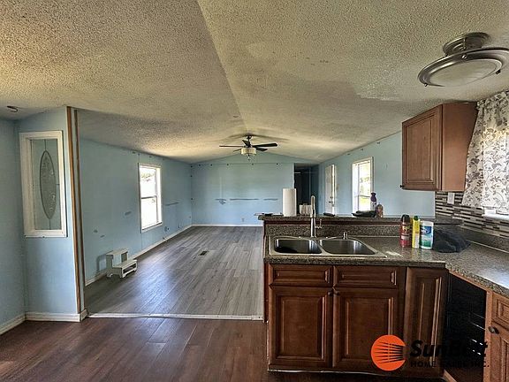 5th image of 3920 SW 30th St #B36