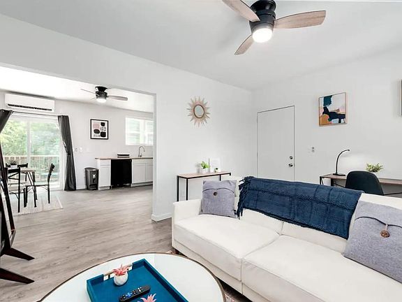 4th image of 5540 Delmar Blvd #202