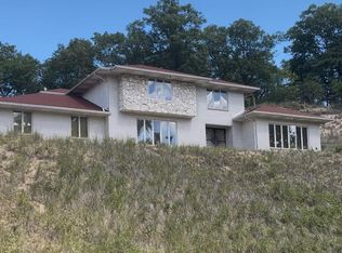 8000 Forest Ave, Gary, IN 46403