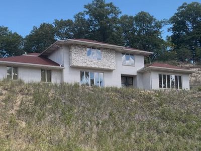 8000 Forest Ave, Gary, IN, 46403