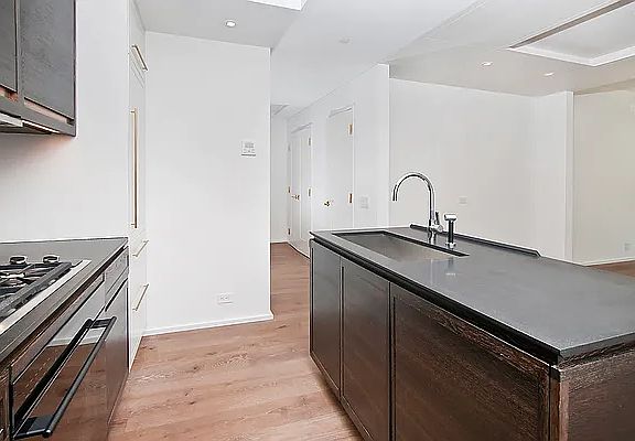 3rd image of 345 W 14th St APT 7C