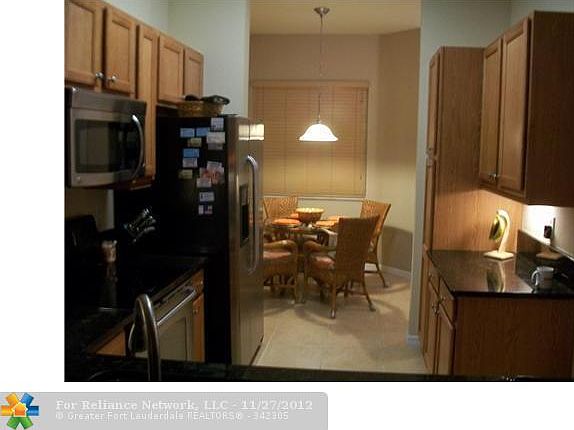 4th image of 3600 Oaks Clubhouse Dr APT 302