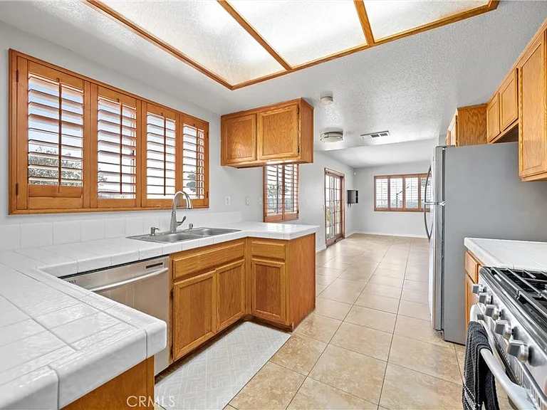 10703 Valley Dr — Photo 12