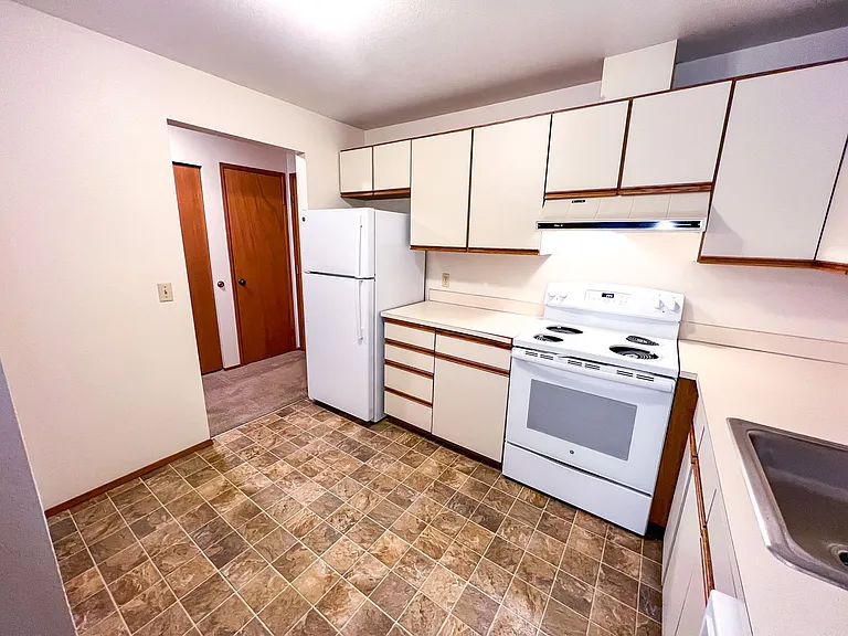 Twin Cedars Apartments — Photo 5