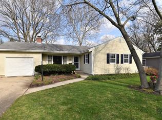 224 Republic Rd, Batavia, IL 60510