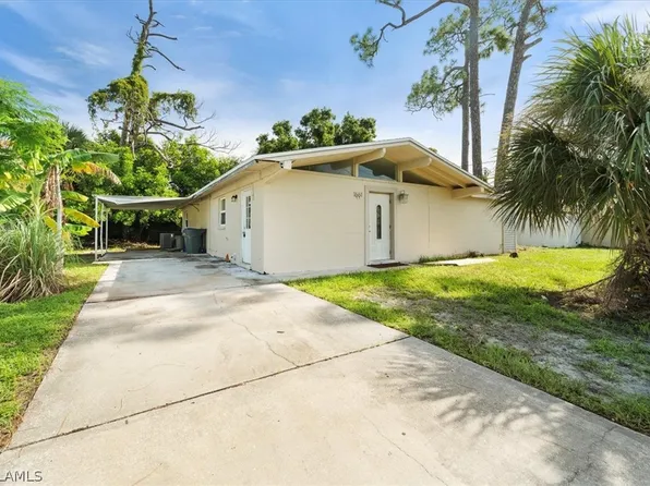 1661 Newport Ct, Fort Myers, FL 33907