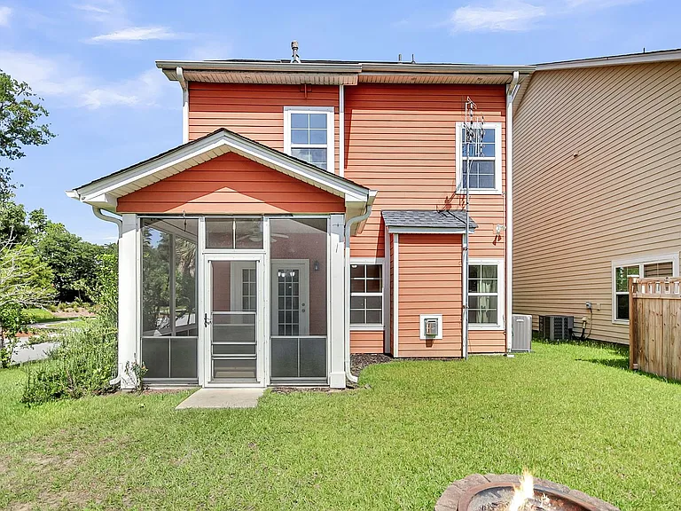 1718 Emmets Rd — Photo 9