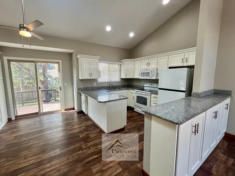 8689 Bellcove Cir — Photo 7