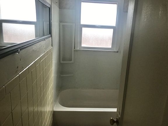 4th image of 239 S 200 W APT 1