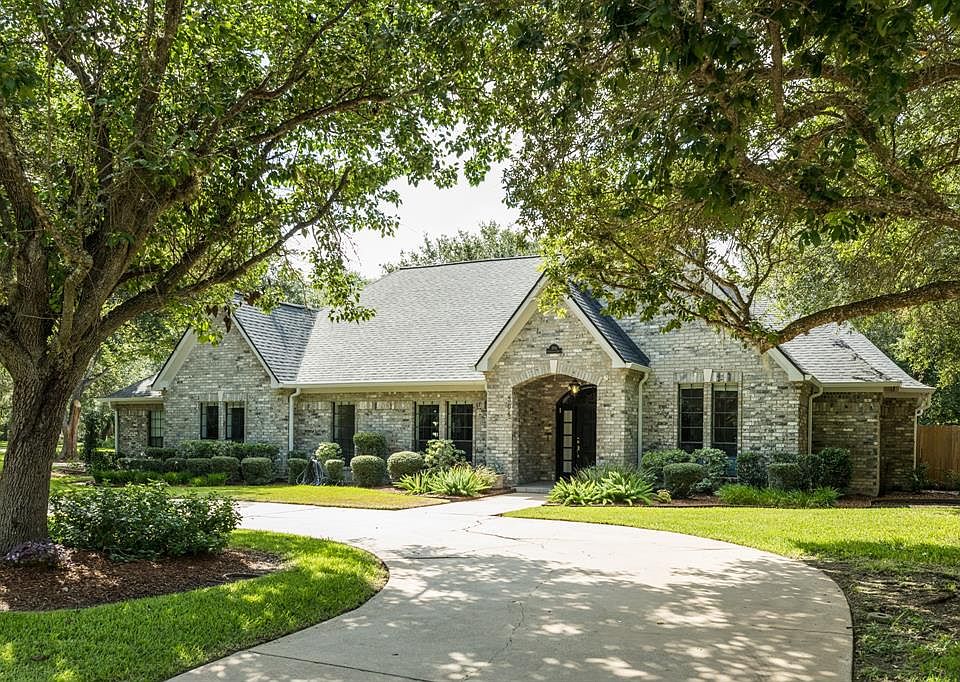 1st image of 304 Timbercreek Dr