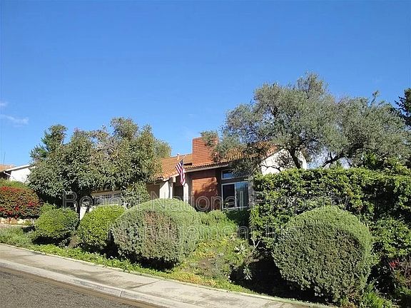 2nd image of 2120 Camino Dr