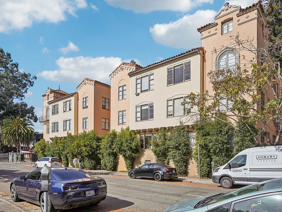Side view exterior of the apartment building at 2605 Haste St, Berkeley, CA 94704, USA