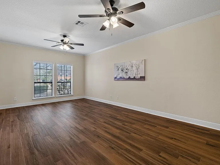1400 Oak Hollow Dr — Photo 24