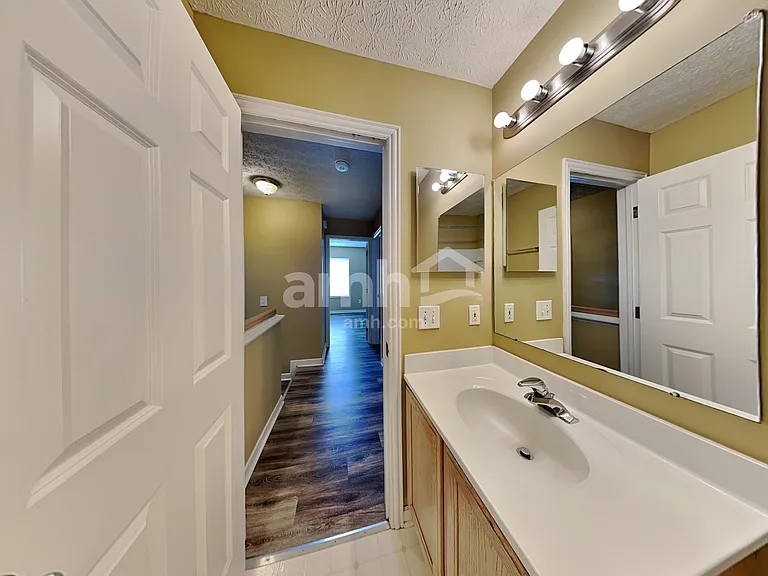 4433 Greensbury Dr — Photo 17