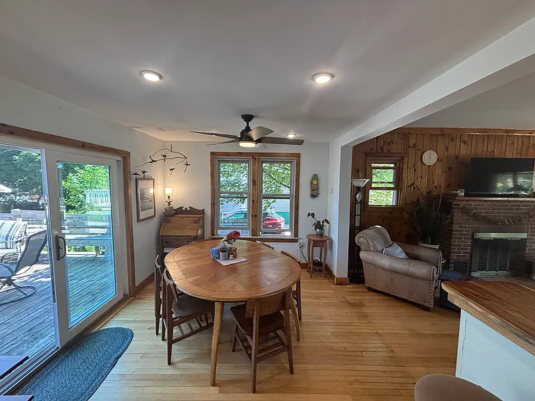 308 Waldo St — Photo 7
