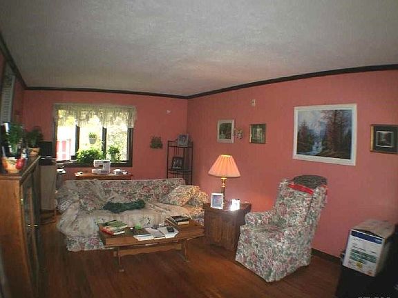 3rd image of 6 Deerfield Dr