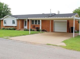 309 W Adams St, Corn, OK 73024