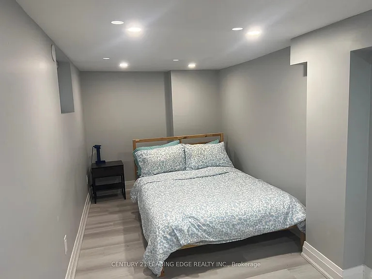 15 Westbrook Ave — Photo 18