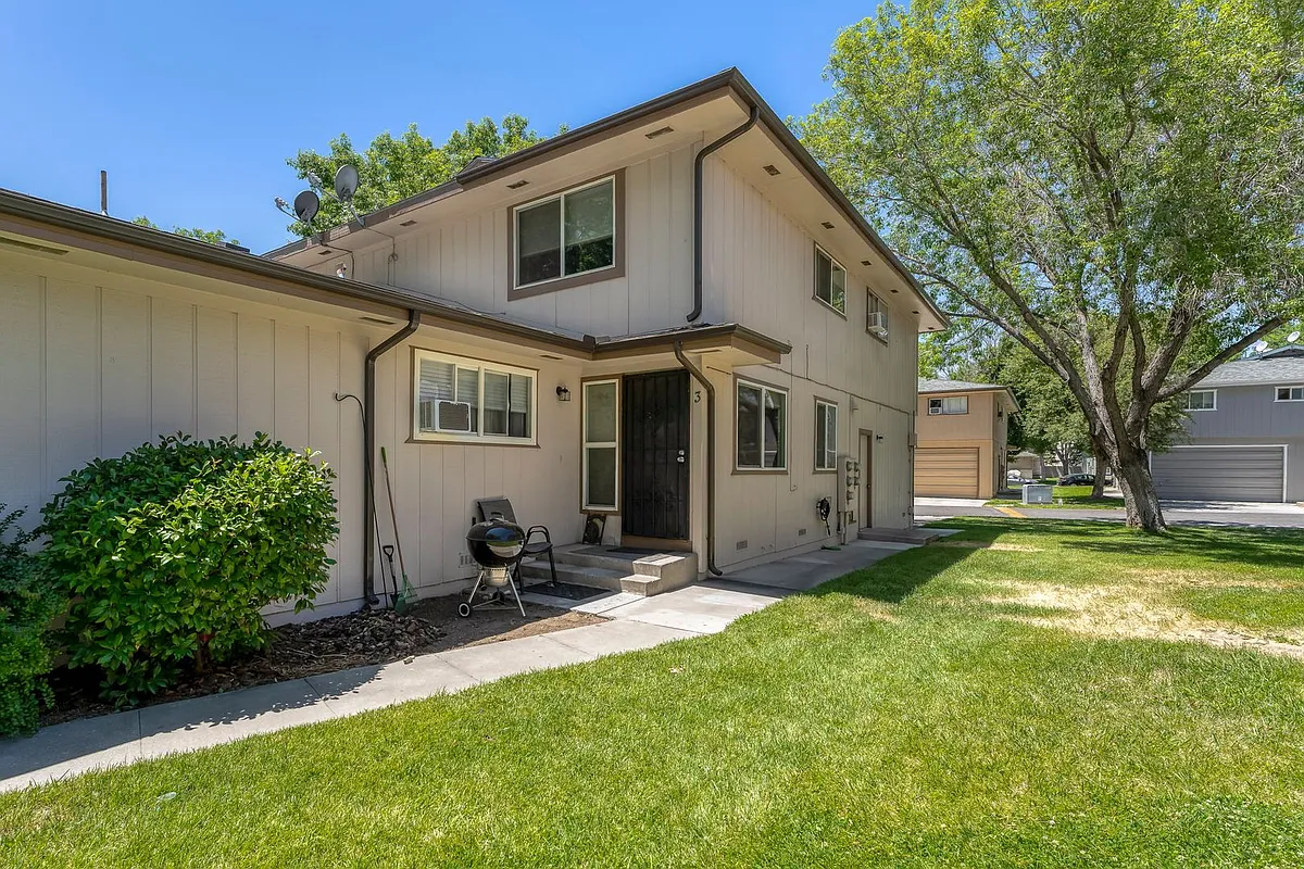 Building Photo - 661 Oakwood Dr #3