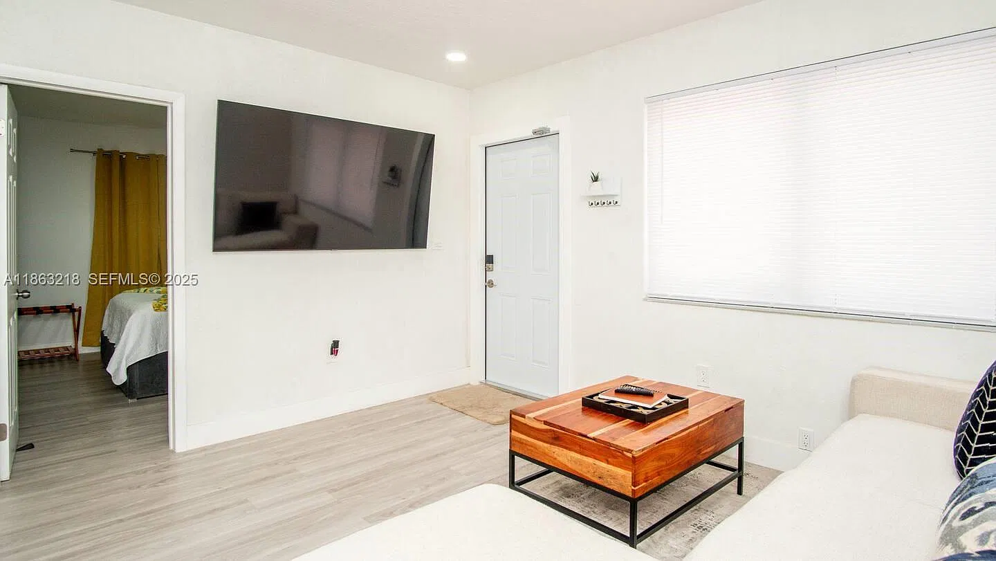 2 bed, 1.0 bath, $2,300 — Photo 3