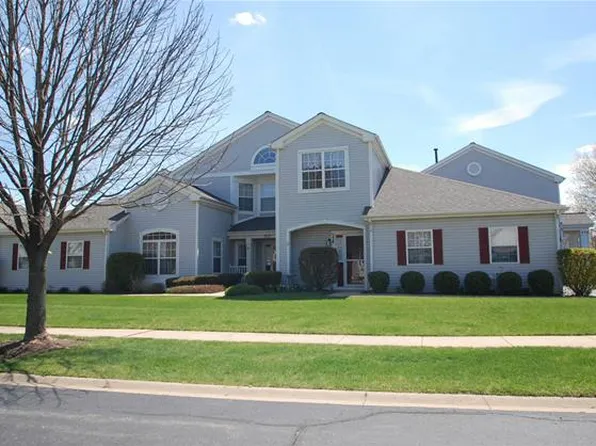 354 Cascade Ln, Oswego, IL 60543