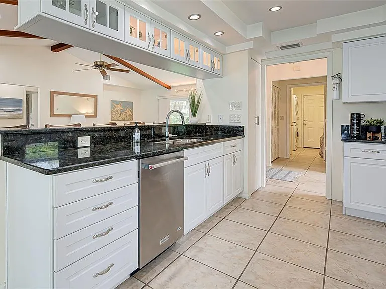 3670 Emily Ln — Photo 40