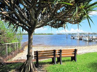 632 NE 20th Ln, Boynton Beach, FL 33435