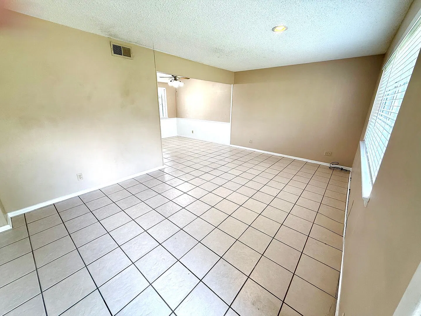 **Move-In Special**3-Bedroom Townhouse with Water Included & Community Pool! — Photo 3