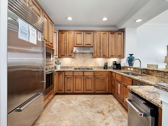 4th image of 3016 Scenic Highway 98 Unit 303
