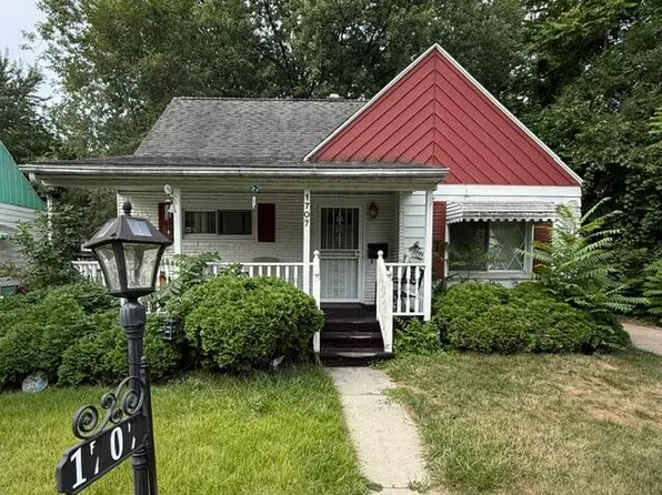 1707 Greenbrook Ln, Flint, MI 48507