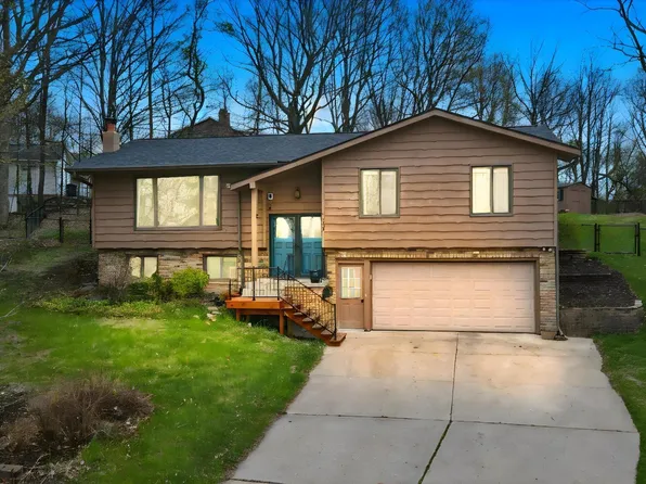 935 3rd St NE, Faribault, MN 55021