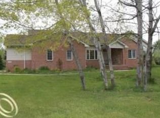 308 Willowby Ln, Pinckney, MI