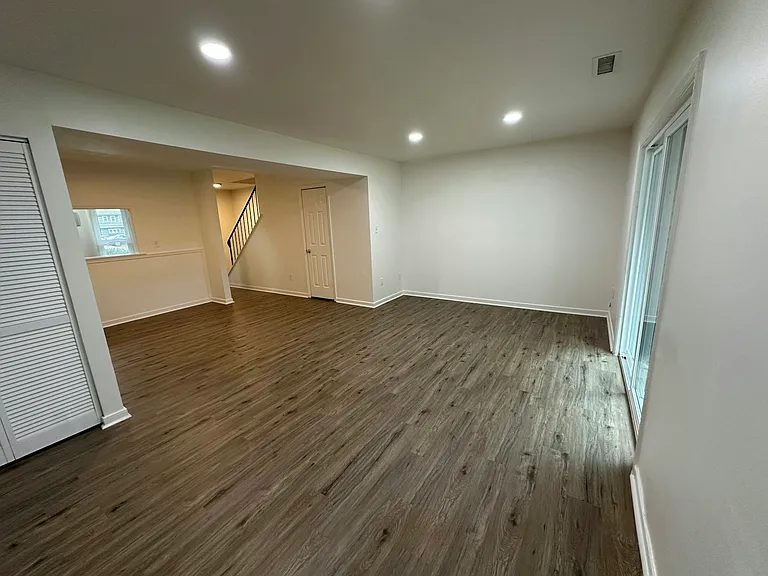 430 Hickorywood Cir — Photo 11