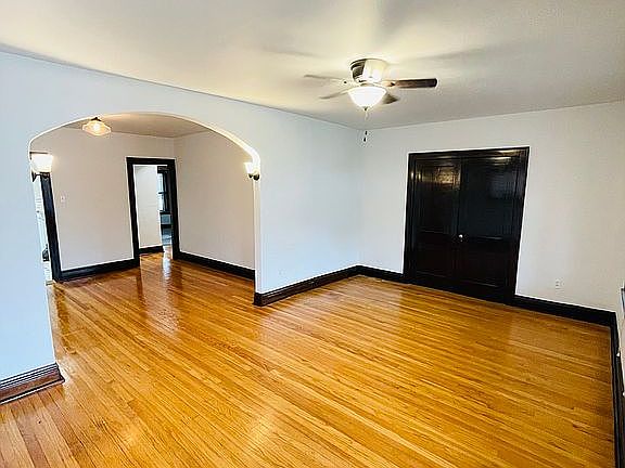 Lower unit living & dining.
