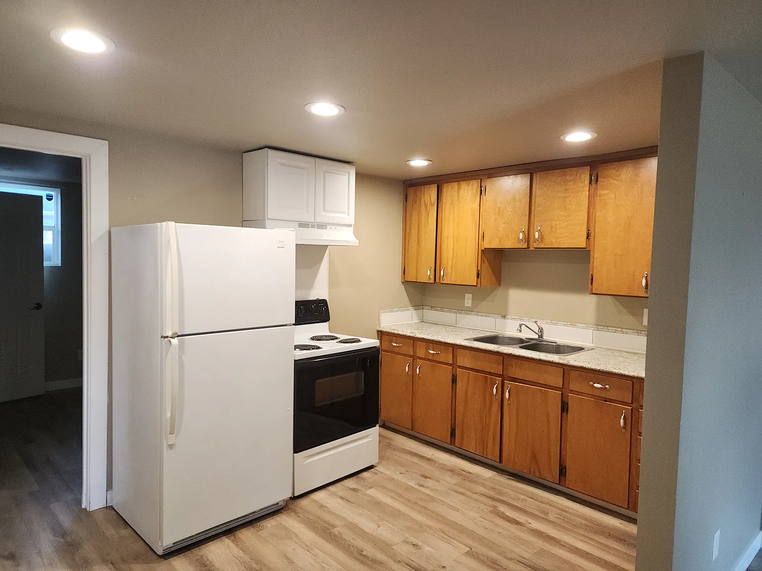 2 bed, 1000 sqft, $1,100 — Photo 2