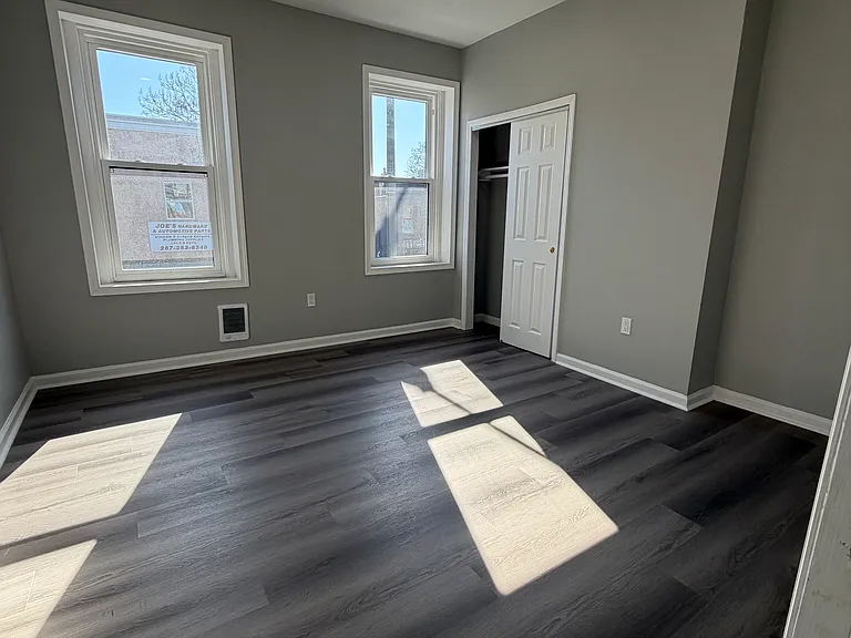 3220-22 N Front St #2 — Photo 4