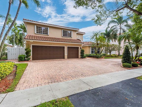 3rd image of 936 NW 132nd Avenue
