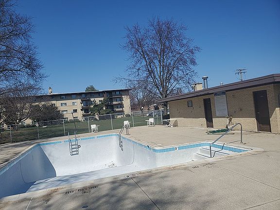 3rd image of 535 S Cleveland Ave APT 108