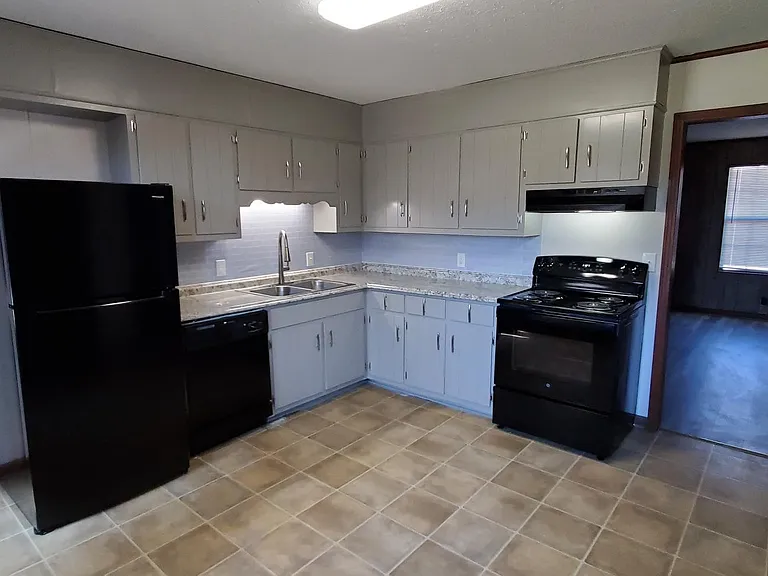 20-112 Victor Reiter Pkwy #20 — Photo 4