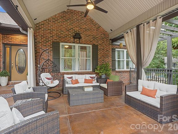 4th image of 2055 Tiger Paw Ln