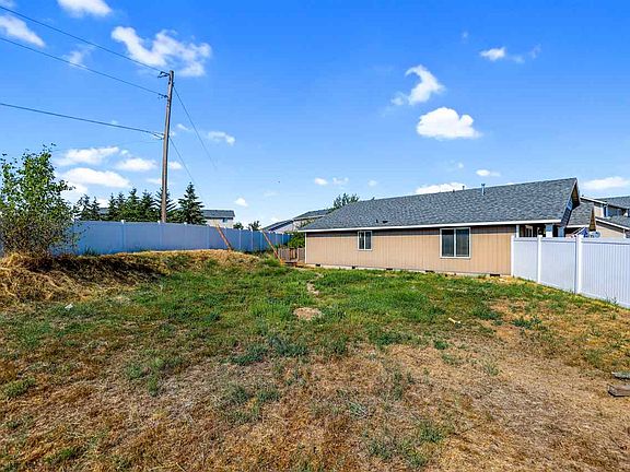 3rd image of 13305 W Kinder Ct