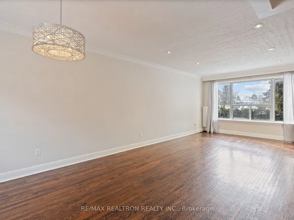 200 Acton Ave, Toronto, ON M3H 4H5