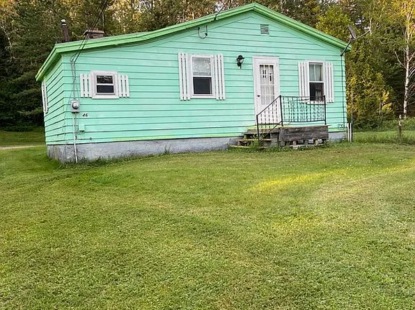 46 School St, Stockholm, ME 04783