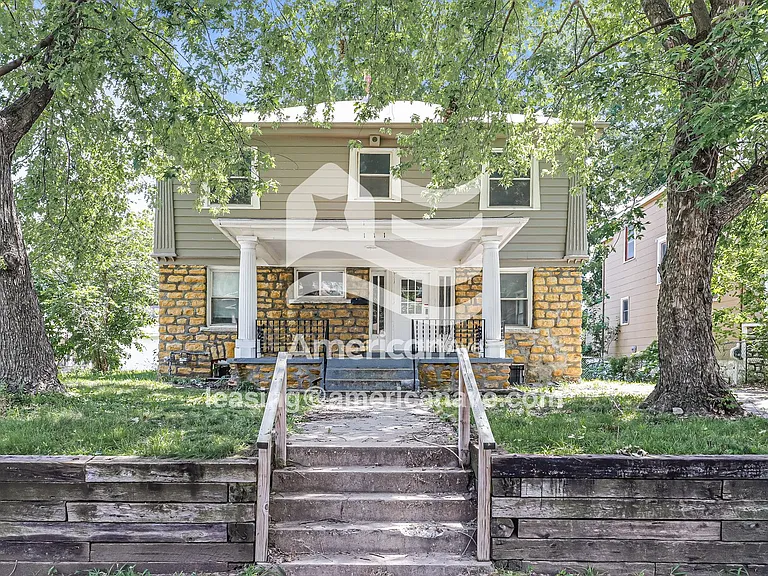 422673_001_front_view_1.jpg