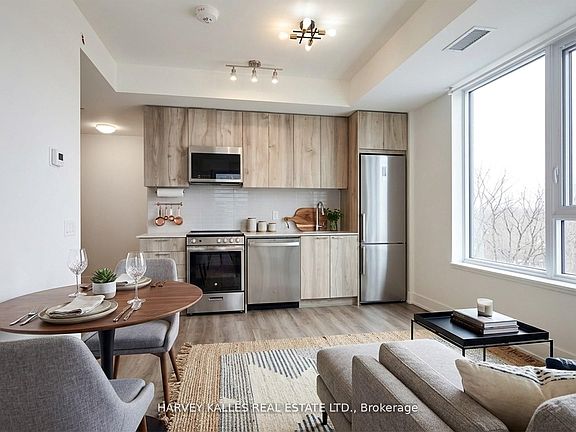 3rd image of 185 Deerfield Rd #305