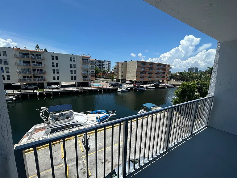 Marina View — Photo 21