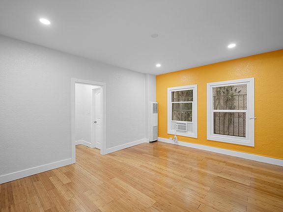 4th image of 131 S Jackson St APT 103