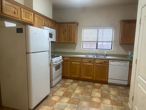 4th image of 720 N 6th Dr