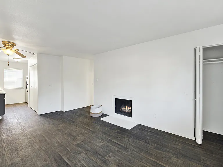 Kentwood Apartments — Photo 28