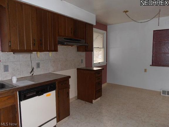 4th image of 4865 Orchard Park Dr
